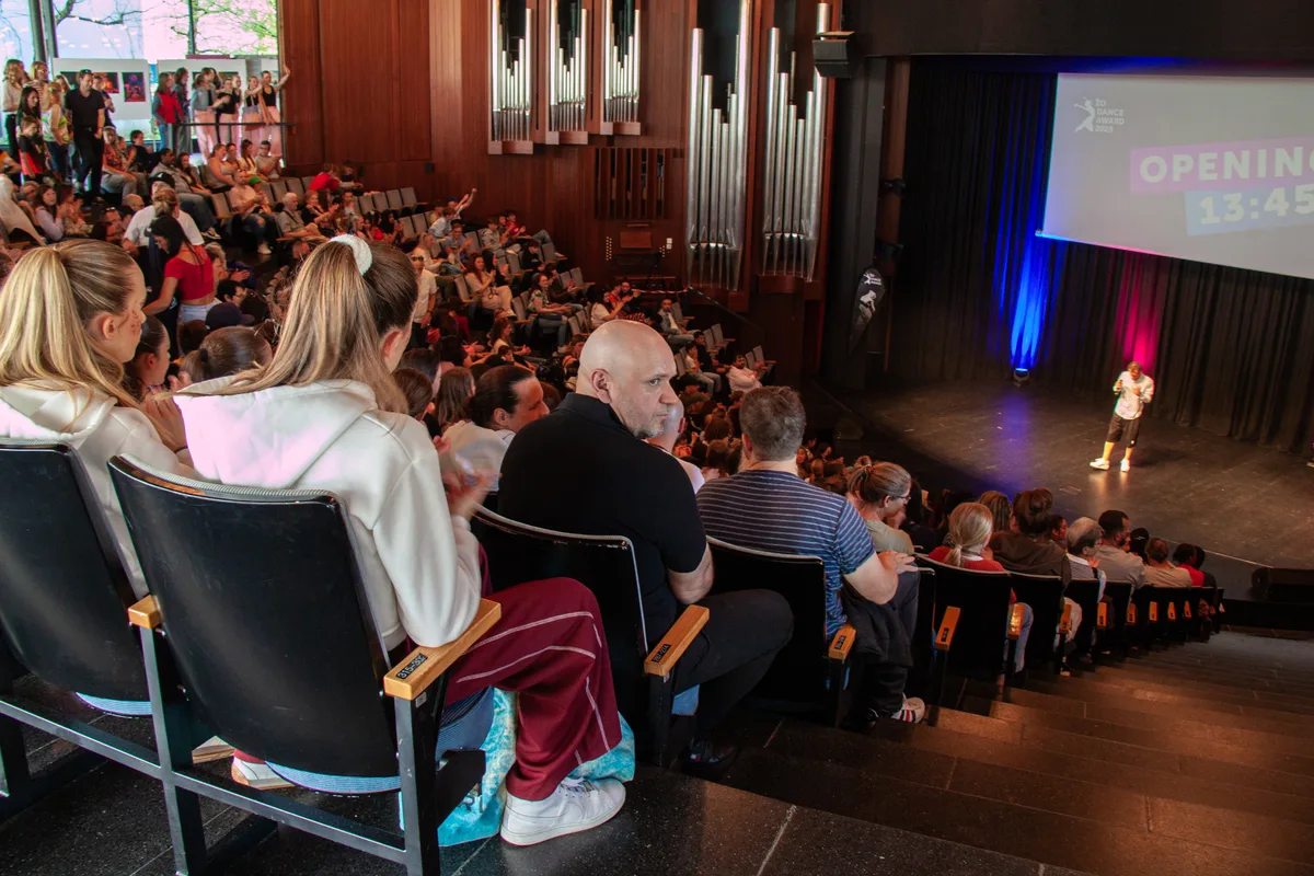 Die Aula der Kantonsschule Wetzikon war rappelvoll.